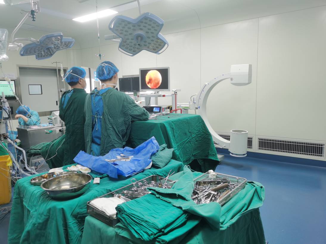 Advantages and clinical applications of arthroscopy