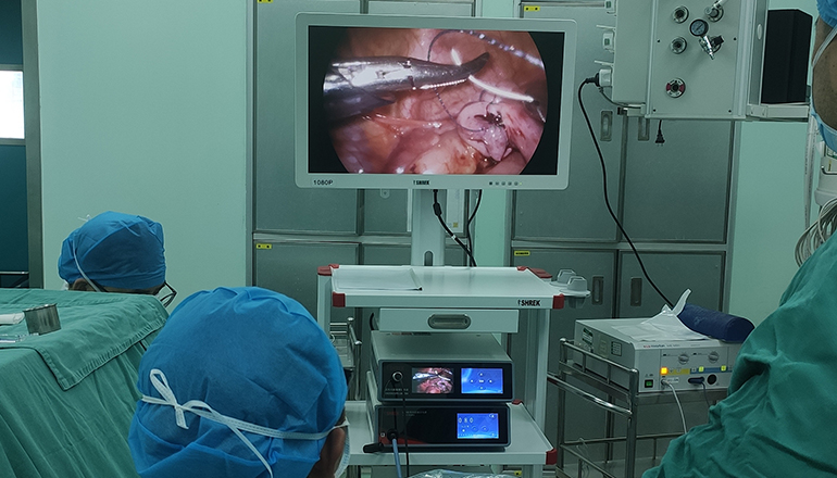 How to perform right posterior hepatectomy under laparoscope